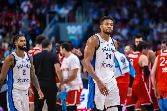 但扬尼斯的, 中投不准, 都会后退一 但扬尼斯的, 中投不准, 都会后退一